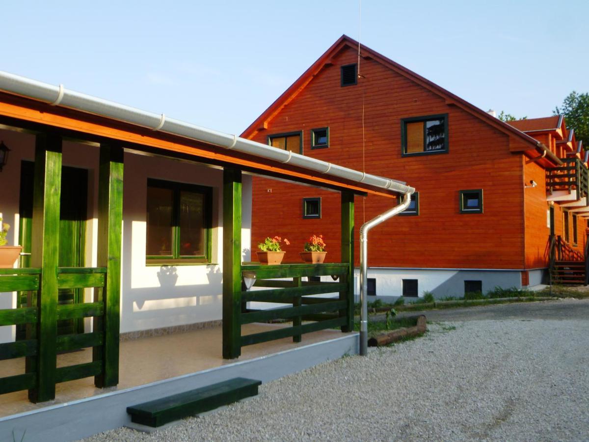 Kisrejtek Apartmanház Lispeszentadorján Exterior foto